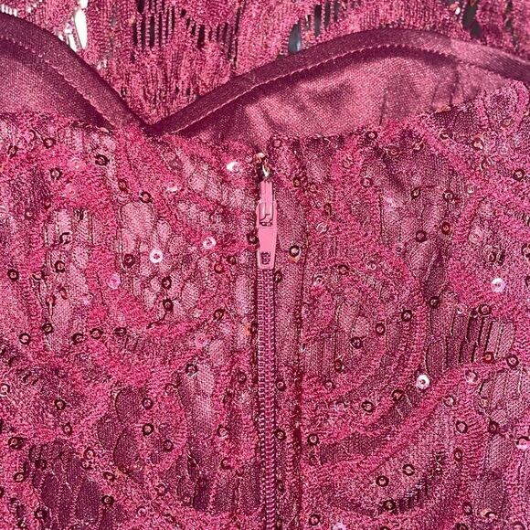 Preowned speechless burgundy lace halter top maxi gown dress junior teen size 3 - Picture 12 of 14